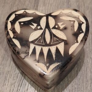 Navajo Horse Hair Vail Pottery Heart Trinket Jewelry Box